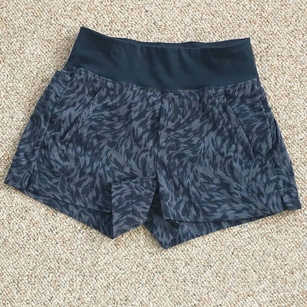 Athleta Trekkie North Printed Short Size 0
